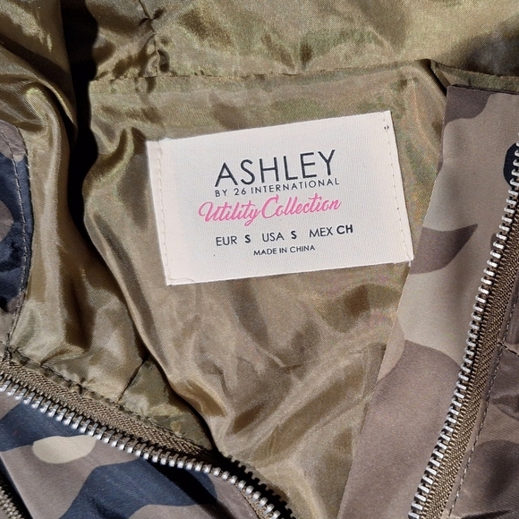 NWOT Ashley, by 26 international Utility collection Camo Jacket - Picture 4 of 6